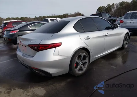 2017 Alfa Romeo Giulia Awd z USA, uszkodzony, nr VIN ZARFAEDN4H7533116